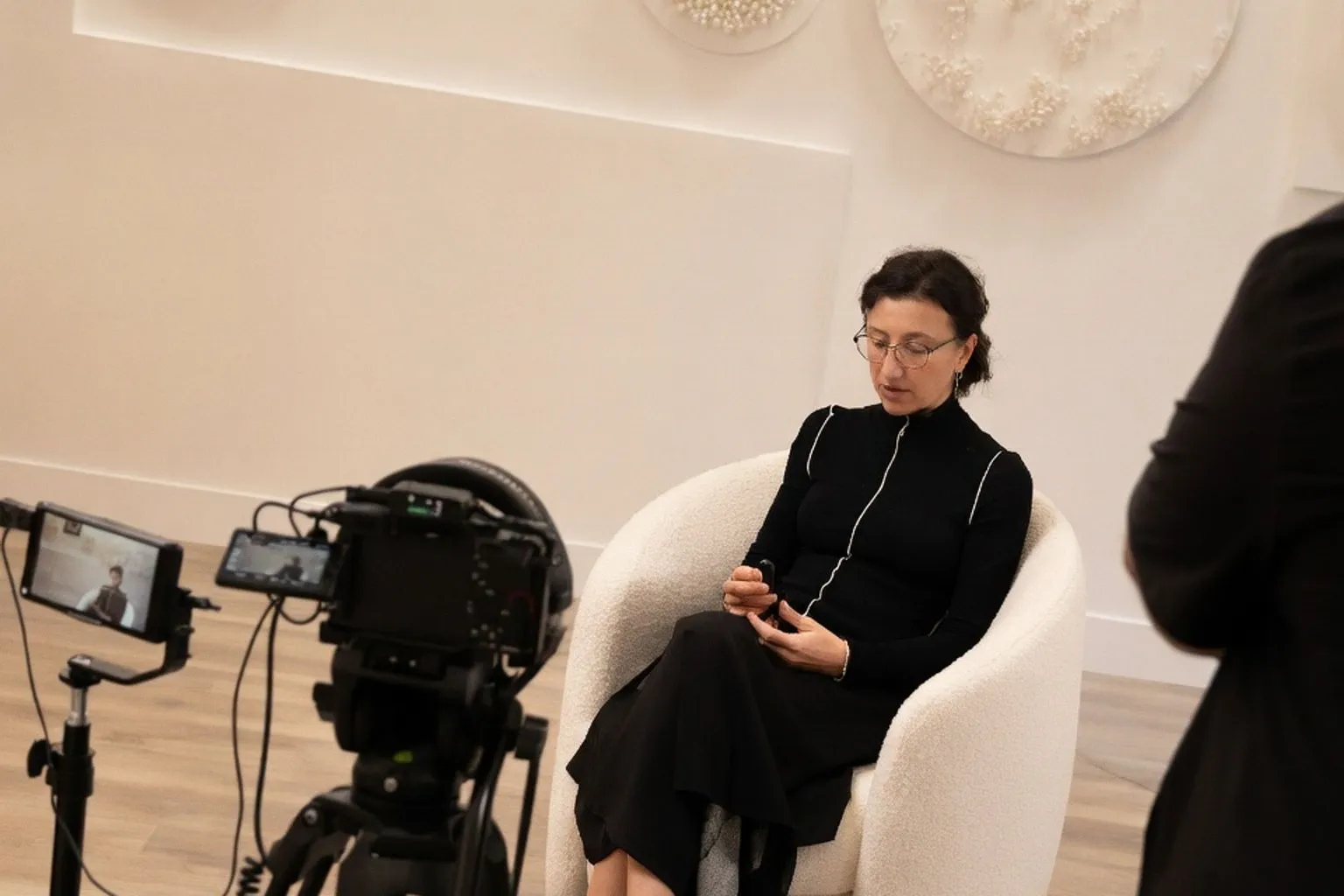 Natasha Kanevski : le retour à la matière face à l'hégémonie de l'art généré par IA